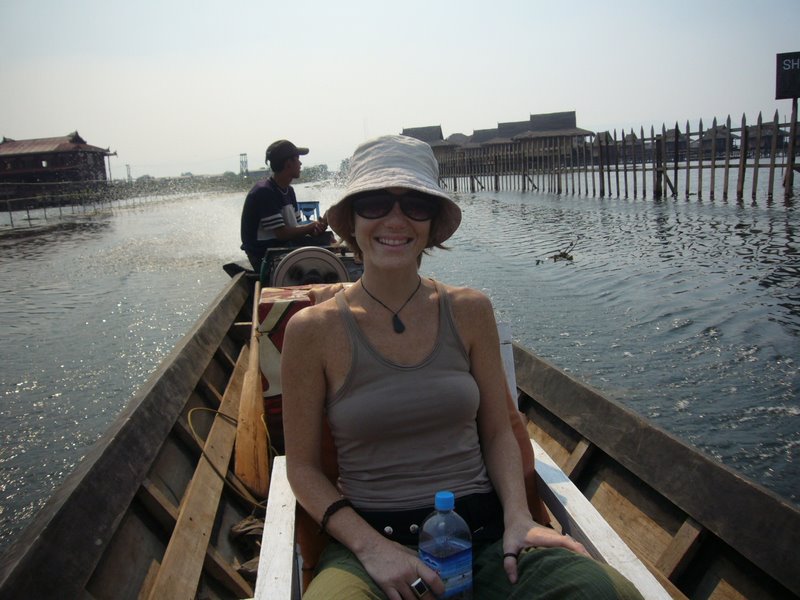 Travel - Myanmar - Inle Lake - First Boat Trip - The boat-drivers village - Into the village